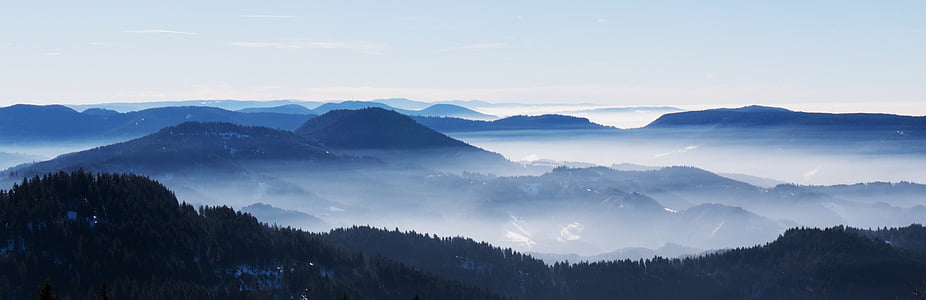 mountains covered in fogs thumbnail