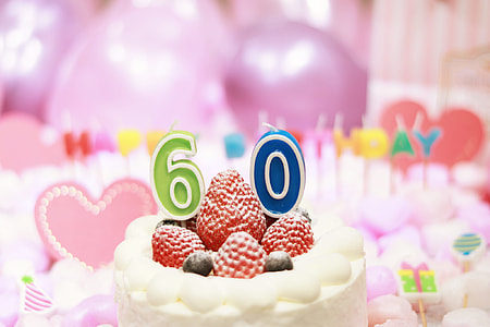 60 strawberry cake thumbnail