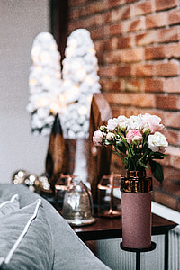 Side table with pink decorations thumbnail