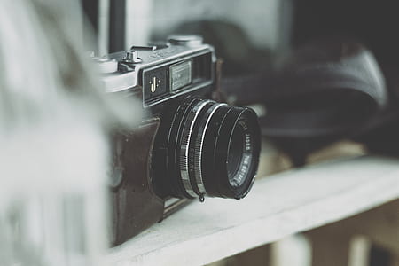 black point-and-shoot camera thumbnail