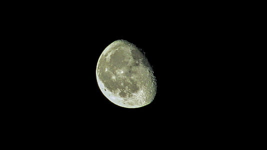 photo of moon thumbnail