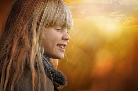 smiling girl close-up photo thumbnail