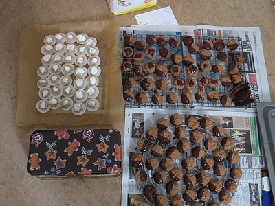 chocolate cake on setting rack thumbnail