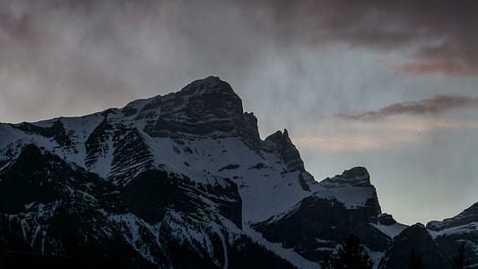 snow studded mountain thumbnail