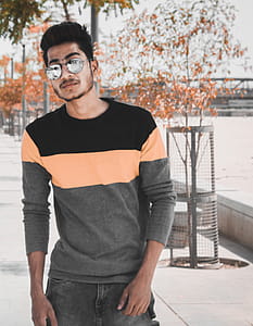 Man Wearing Long-sleeved Shirt thumbnail