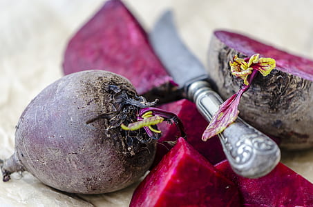 shallow focus photography of gray knife thumbnail