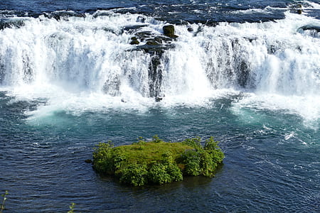 time-lapse photography of waterfalls thumbnail
