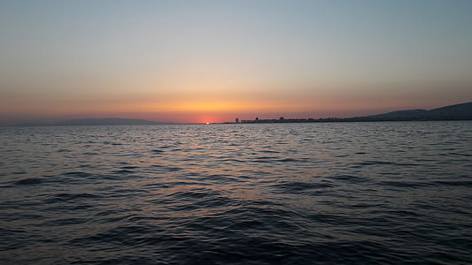 silhouette photo of body of water thumbnail