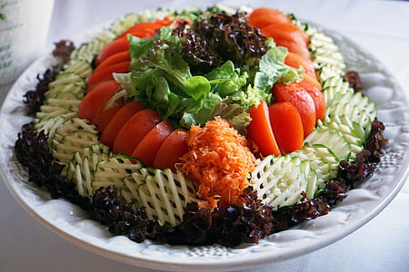 vegetable salad on plate thumbnail