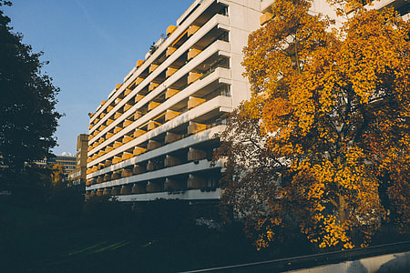 Modern apartment building thumbnail