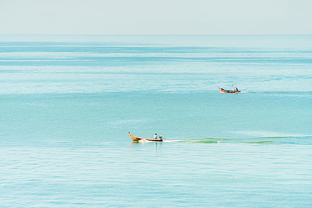 boats in body of water during daytime thumbnail