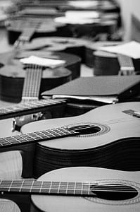 guitar lot thumbnail