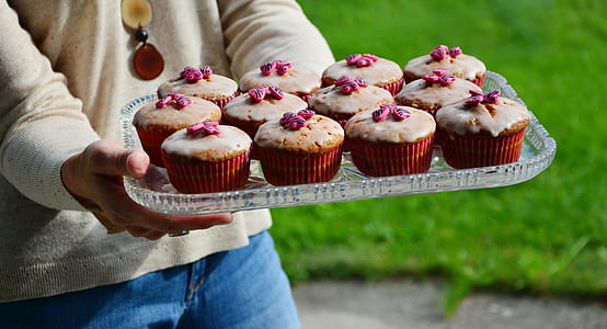 baked cupcakes thumbnail