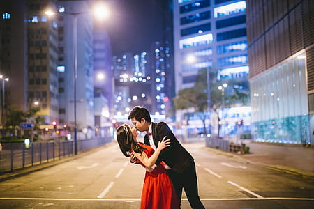 Couple in City thumbnail