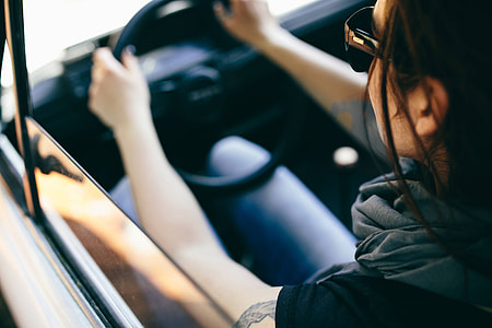 Woman in the car thumbnail