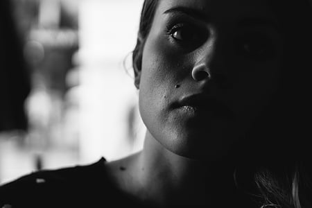 woman's face thumbnail
