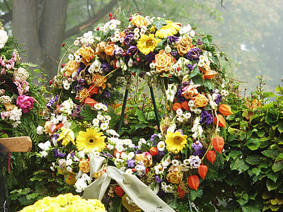 flower wreath on garden thumbnail