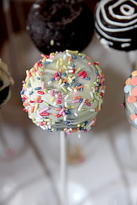 cake pop with crinkles thumbnail