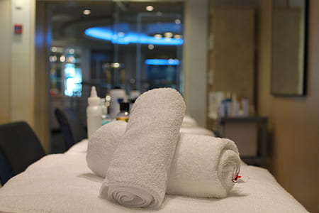 white towels thumbnail