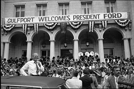  Gerald Ford visits Gulfport, Mississippi in 1976 thumbnail