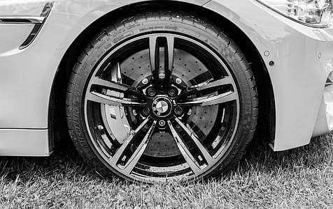grayscale BMW vehicle wheel and tire thumbnail