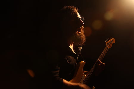 Man Playing Electric Guitar thumbnail