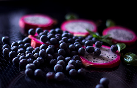 Bluberries and dragon fruit thumbnail