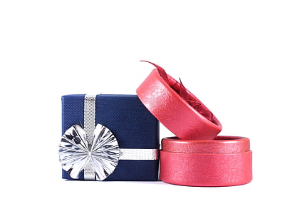 black and pink boxes thumbnail
