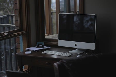 silver iMac turned off thumbnail