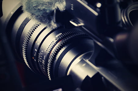 closeup photography of black DSLR camera thumbnail
