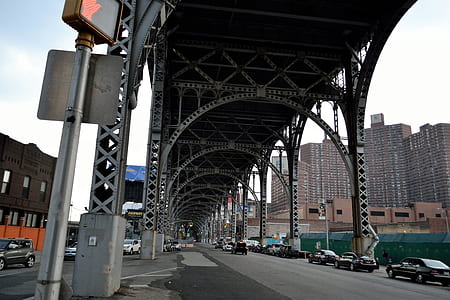 cars under bridge thumbnail