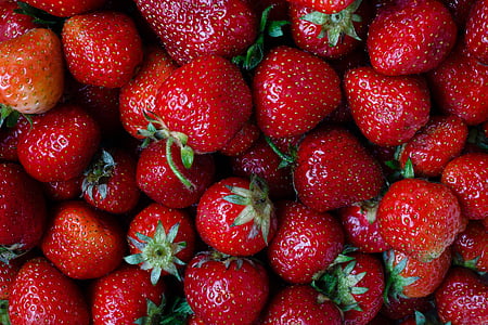 red strawberries thumbnail