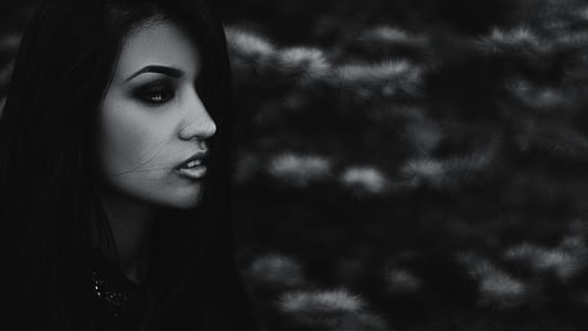 grayscale photo of a woman thumbnail