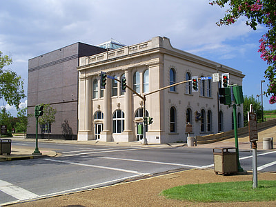 Historic former Rapides Bank and Trust Company building in Alexandria Louisiana thumbnail