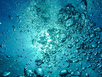 underwater photography of bubbles thumbnail