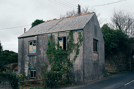 Abandoned house thumbnail