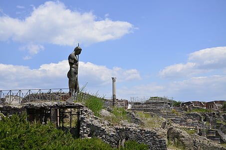 man statue thumbnail