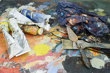 paint brush and tubes thumbnail