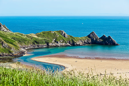 ocean shore of island during daytime thumbnail