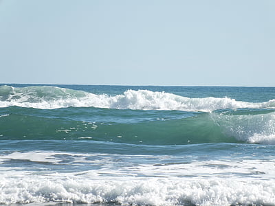sea waves at daytime thumbnail
