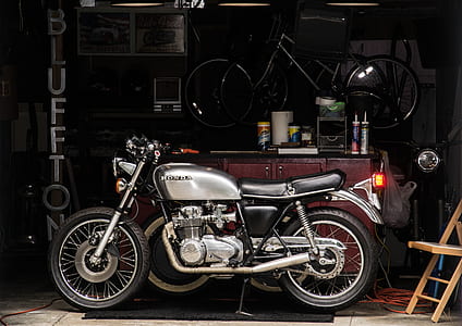 gray Honda standard motorcycle thumbnail