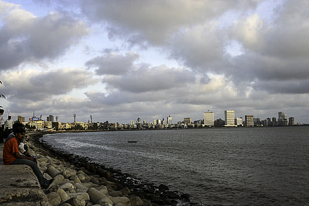 Downtown seen from Marine Drive in Mumbai, India thumbnail