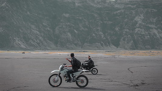 Man Riding on the Dirt Motorcycle thumbnail