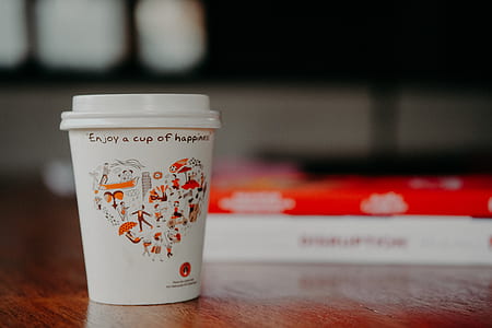 white coffee paper cup with white plastic lid thumbnail