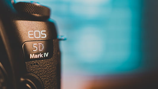 black Canon EOS 5D Mark 14 thumbnail
