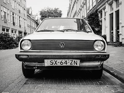 grayscale photo of Volkswagen car thumbnail