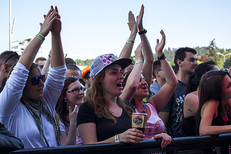 photography of cheering people thumbnail