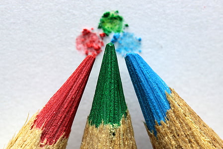 red, green, and blue drawing pens thumbnail