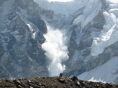 avalanche between mountain thumbnail