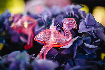 Flamingo light garland & pink flowers thumbnail